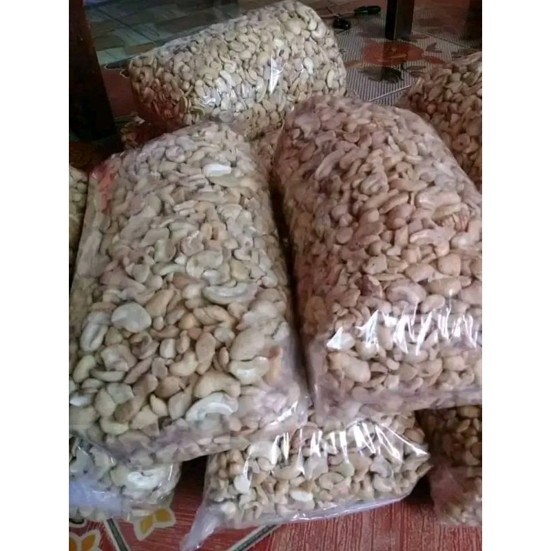 

Kacang mede mentah patahan termurah 1kg