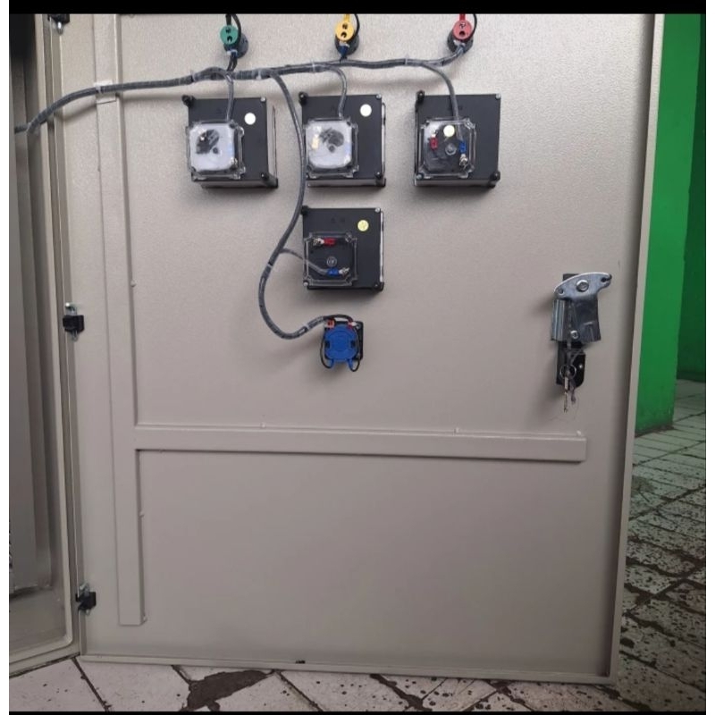panel pembagi arus listrik 3 pash 250 amper / panel penerangan