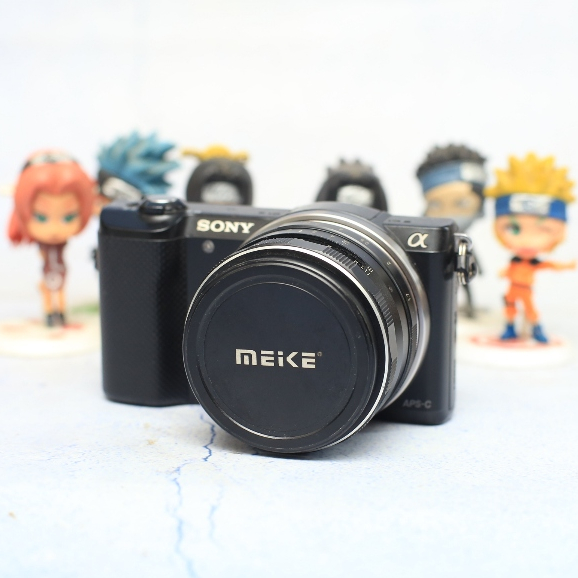 SONY A5000 LENSA FIX MEIKE 35MM F1.7 KAMERA MIRRORLESS -Likenew