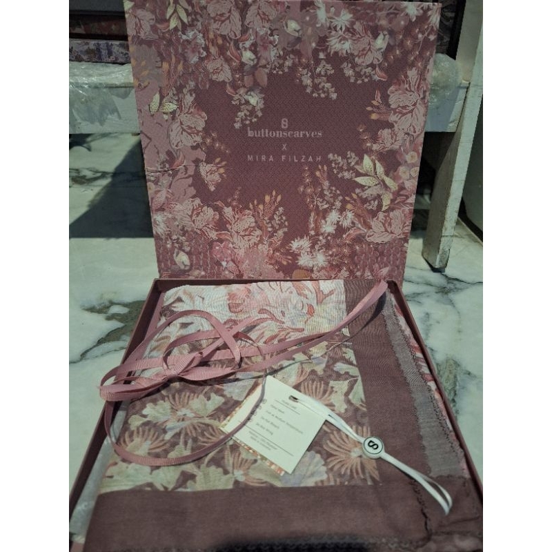 gardenia lotus&Tlm 1 buttonscarves