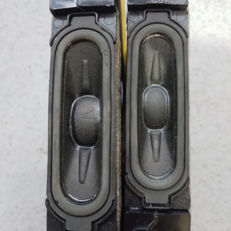 Speaker Internal TV Smart Samsung 43 Inch UA43TU8000 43TU8000 Bagus Normal Copotan