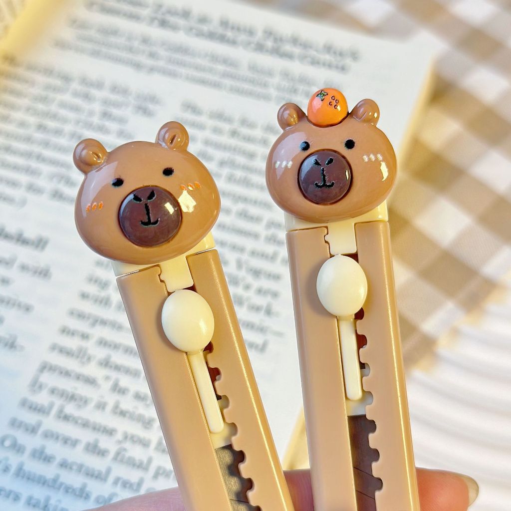 

Cutter Aesthetic Lucu Motif Capybara Kapibara Warna Cokelat