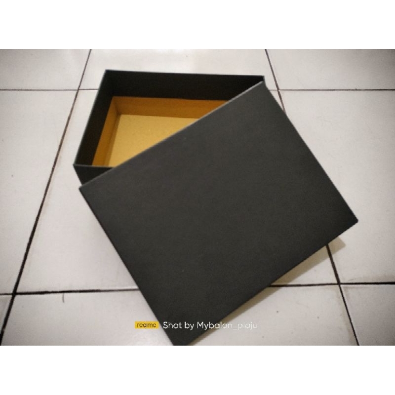 

kotak kado murah; 25x20x9(cm) /Gift box /hard box /box kado polos