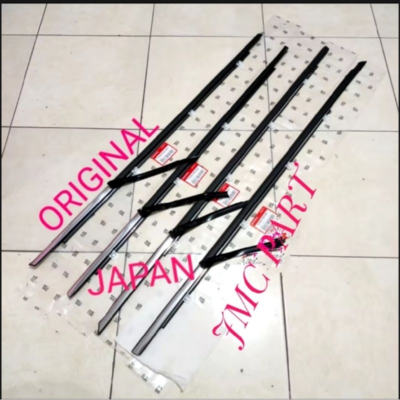 PELIPIT KARET KACA LUAR HONDA CRV GEN 4 2013 2014 2015 2016 2017 1-SET