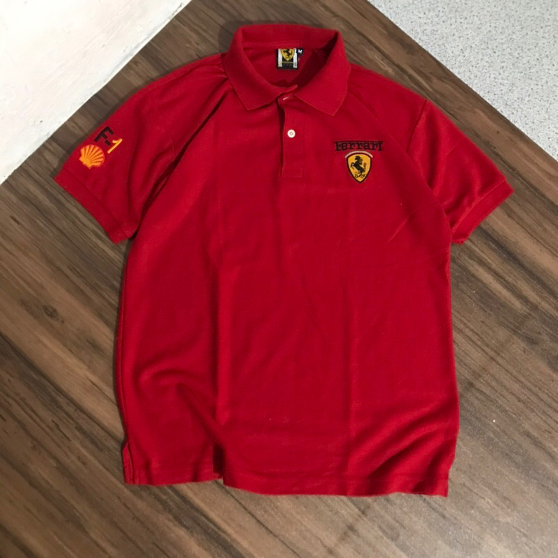 Ferrari Kaos Polo Merah size m second bekas