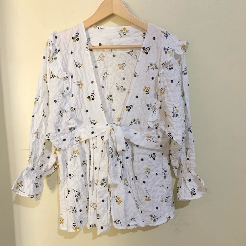 Outer Bunga Korean Style / Vest Bunga - Outer Korean style - Outer Putih Bunga Bunga - Outer Wanita 