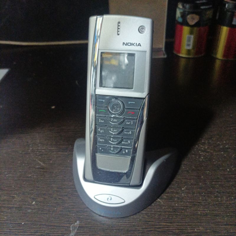 Handphone Nokia 9500 Communicator bonus Docking - hp normal langka - ada minus
