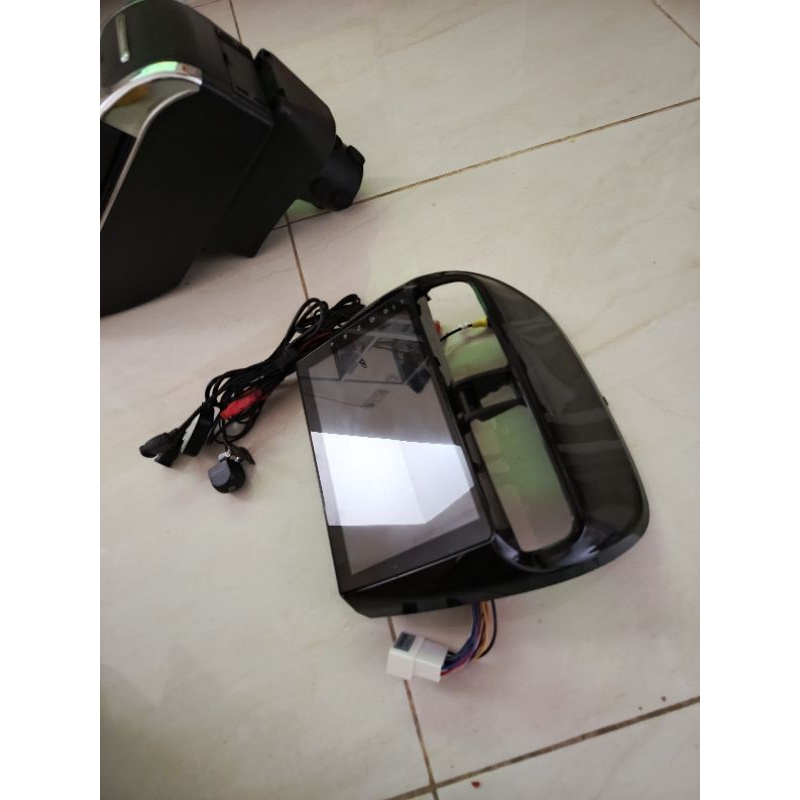 Ponsel Mobil dengan Kabel Listrik