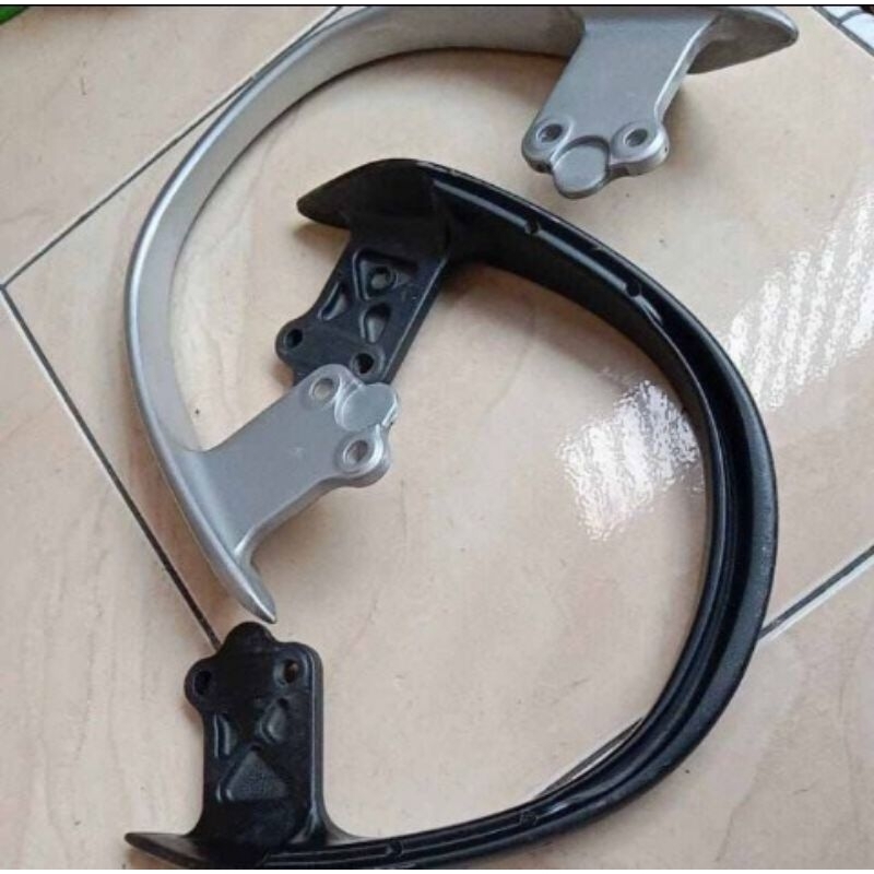 BEHEL PEGANGAN JOK BELAKANG PEGEL HONDA SCOOPY LED SCOOPY FI 2015-2024 ORIGINAL COPOTAN