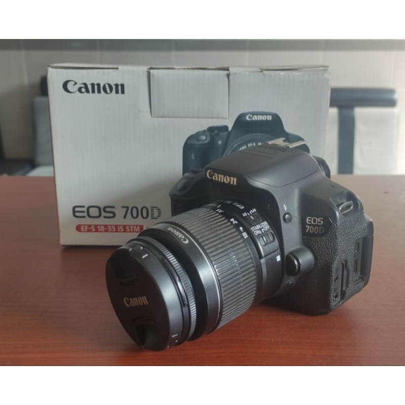 Kamera DSLR Videografi - Canon 700D Touchscreen & Lensa Kit 18-55mm IS II No Vignet Fullset Box