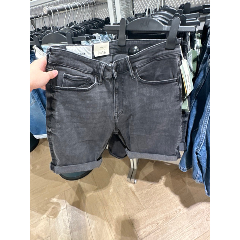 Celana Jeans Pendek Cowok H&M