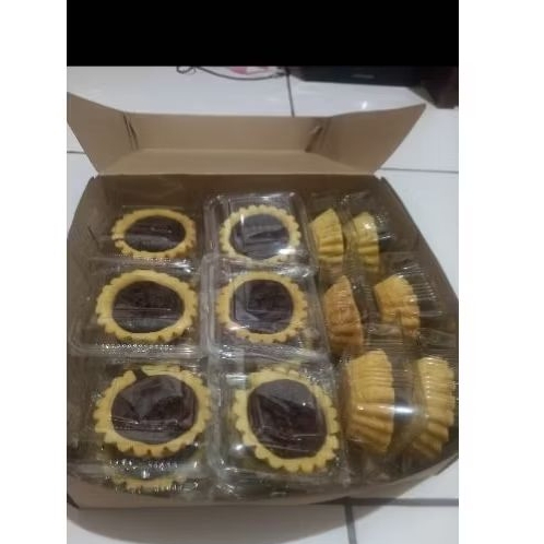 

KUE PAY BROWNIS 10pcs