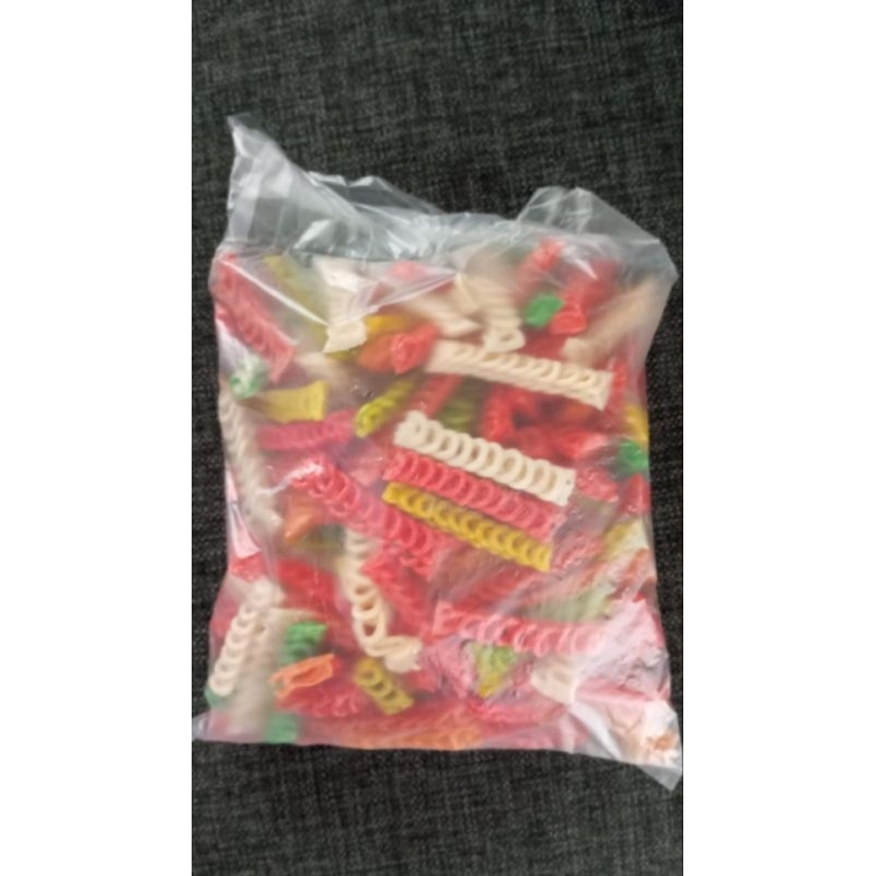 

KERUPUK WARNA-WARNI PANJANG