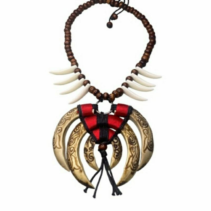 Kalung Taring Babi Etnik Dayak Kalimantan