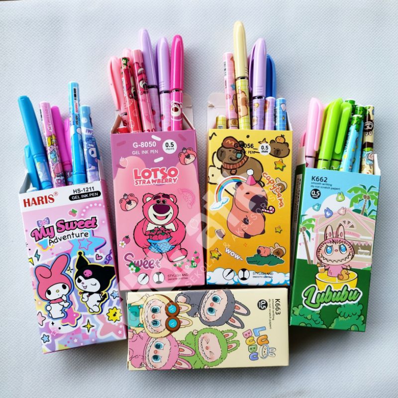 

Pulpen Gel Karakter Labubu Sanrio Kuromi Cinamorol Lotso Capybara 1 Pak (Isi 12 Pcs)