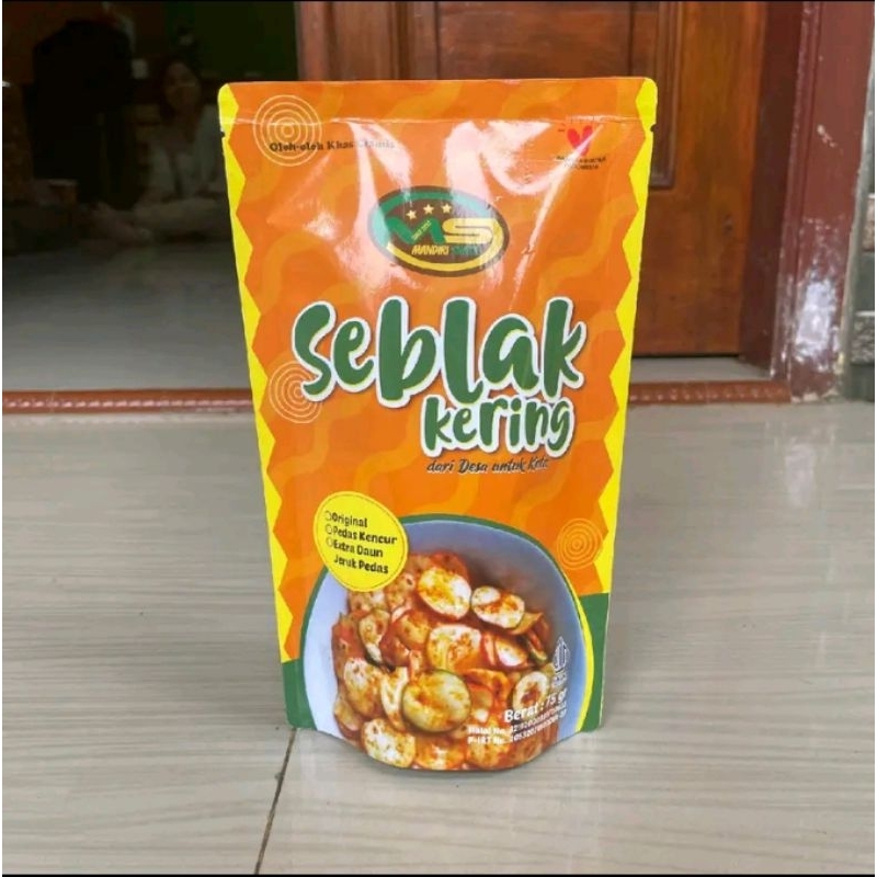 

seblak kencur rasa pedas ekstrak daun jeruk kemasan