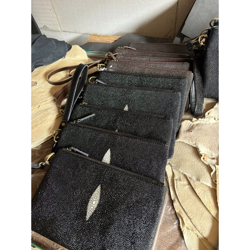 Tas Clutch Kulit Pari Asli Warna Hitam