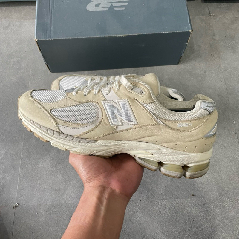 New Balance 2002R White Ivory #M630