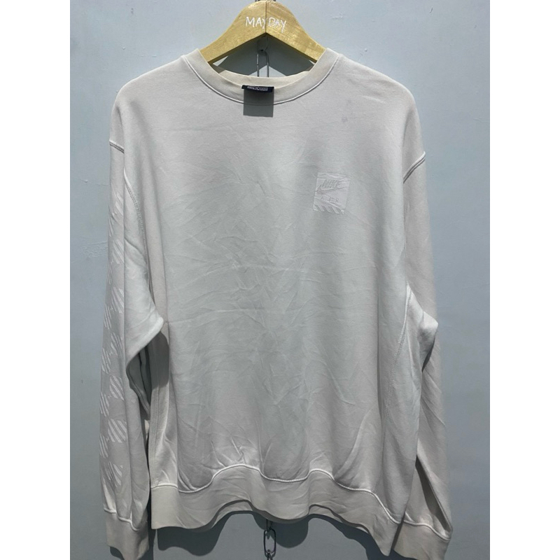 Crewneck Nike Putih