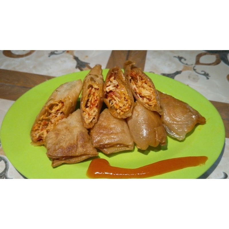 

Lumpia ayam pedas isi 5