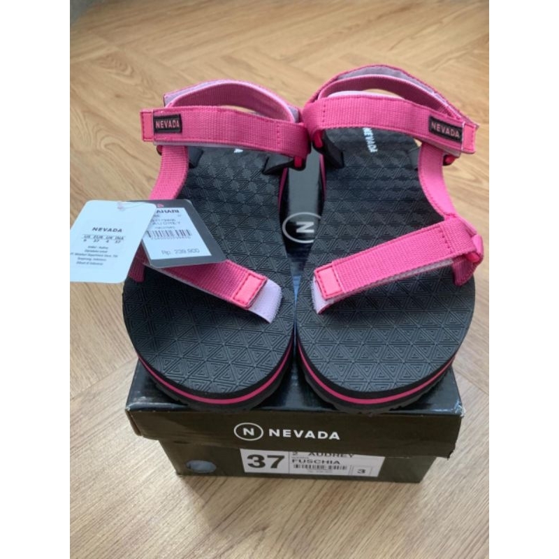 Nevada Sandal Wanita Sandal Gunung Fuschia AUDREY size 37