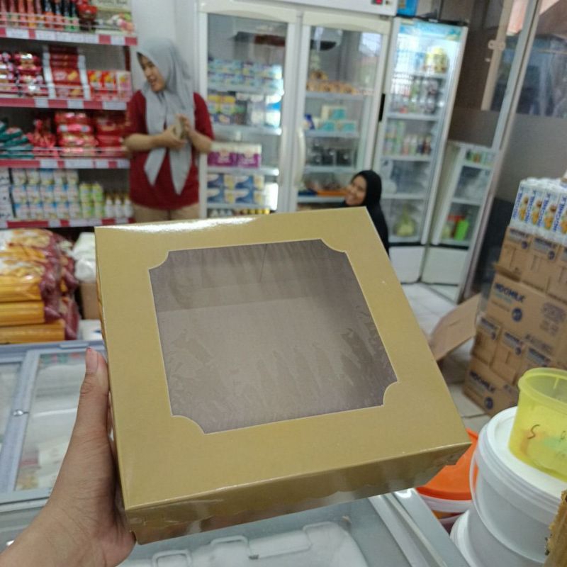 

kotak emas uk 22cm