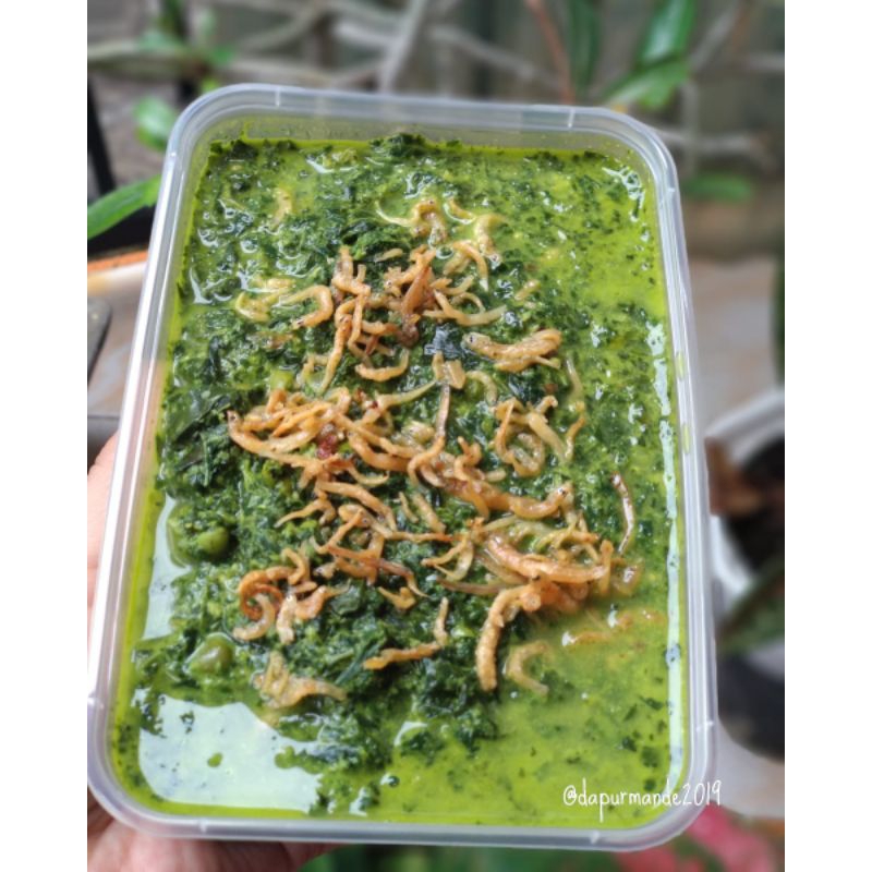 

Daun ubi tumbuh