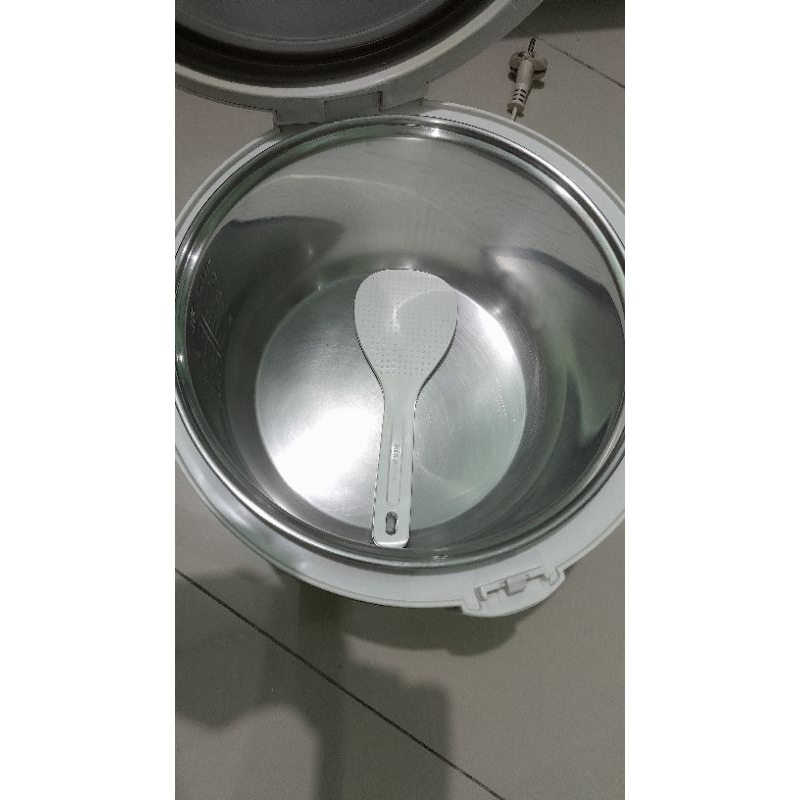 Dijual rice cooker stainless 1.8 maspion