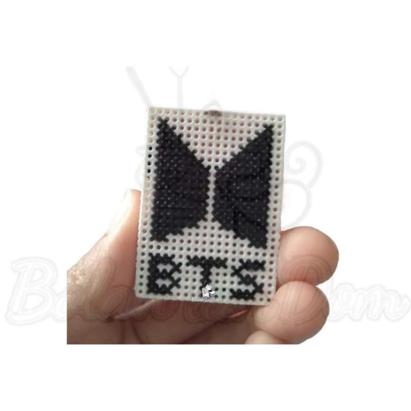 Keychain Crossstitch logo BTS / Gantungan Kunci Kristik BTS