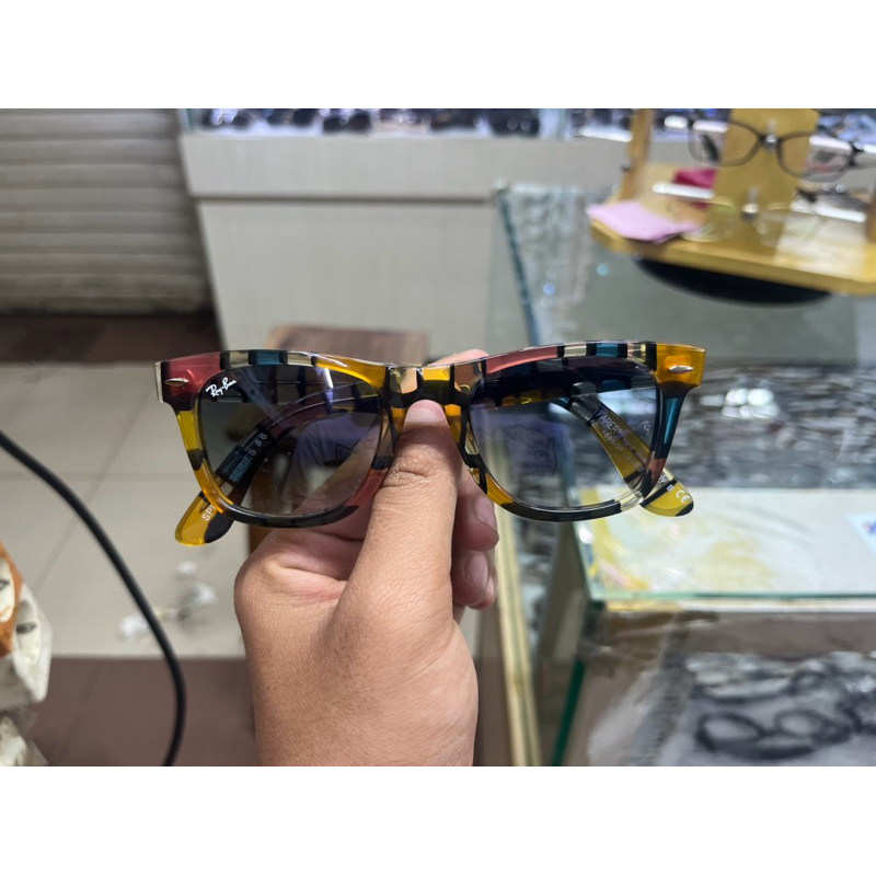 KACAMATA RAYBAN WAYFARER MOTIF SPESIAL EDITION LENSA GRADASI second ori