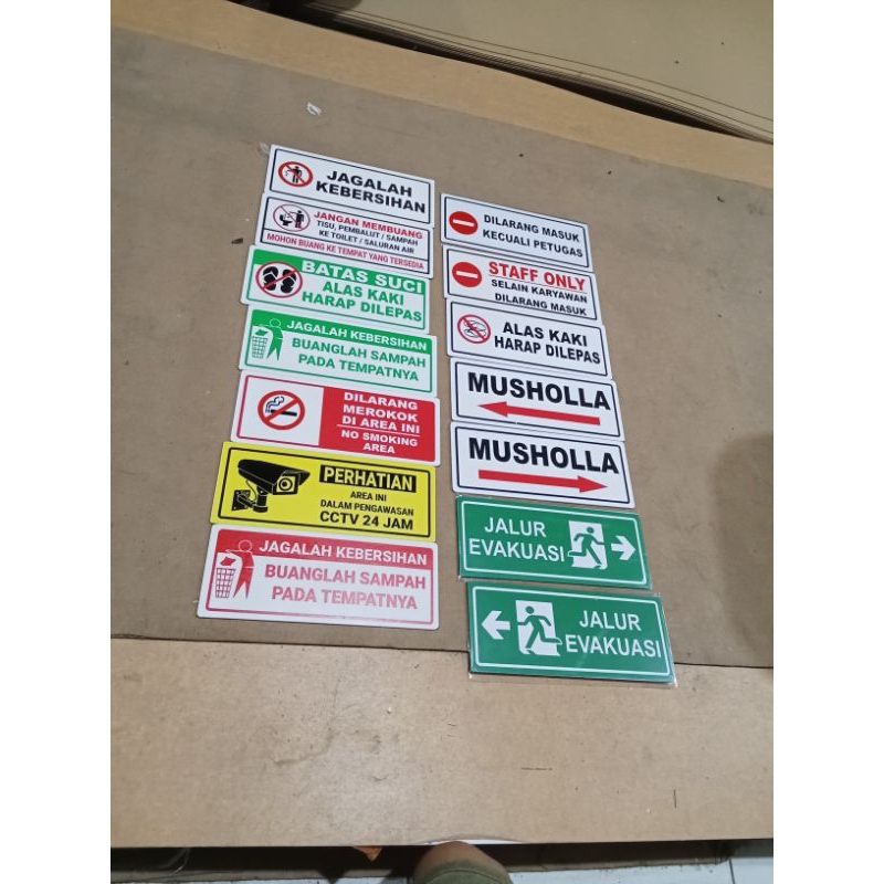 

Acrylic plat sign label jagalah kebersihan, alas kaki harap dilepas, dilarang masuknkecualinpetugas 10x25