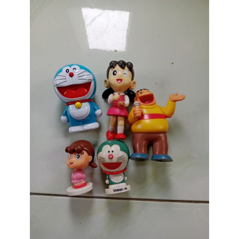 mainan figure doraemon, shizuka, giant, kawan nobita