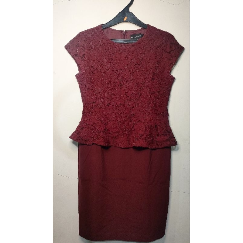 Dress Executive Brokat Merah Maroon