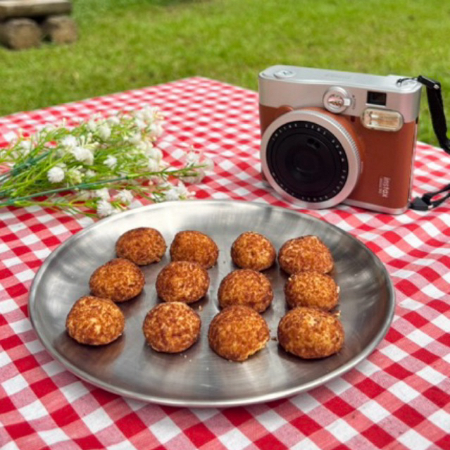 

Palm Cheese by Flossy Bakers