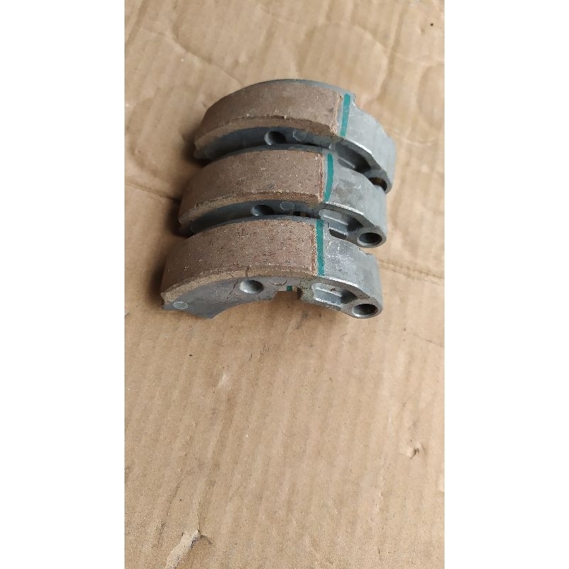 kampas ganda Yamaha Xeon karbu