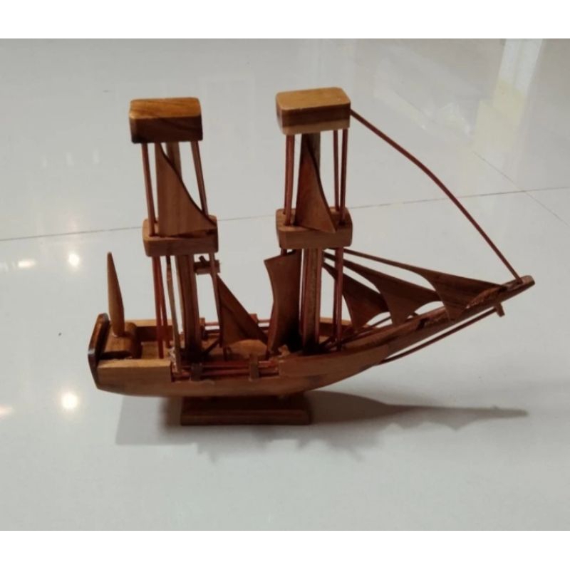 HIASAN DINDING MINIATUR KAPAL PINISI
