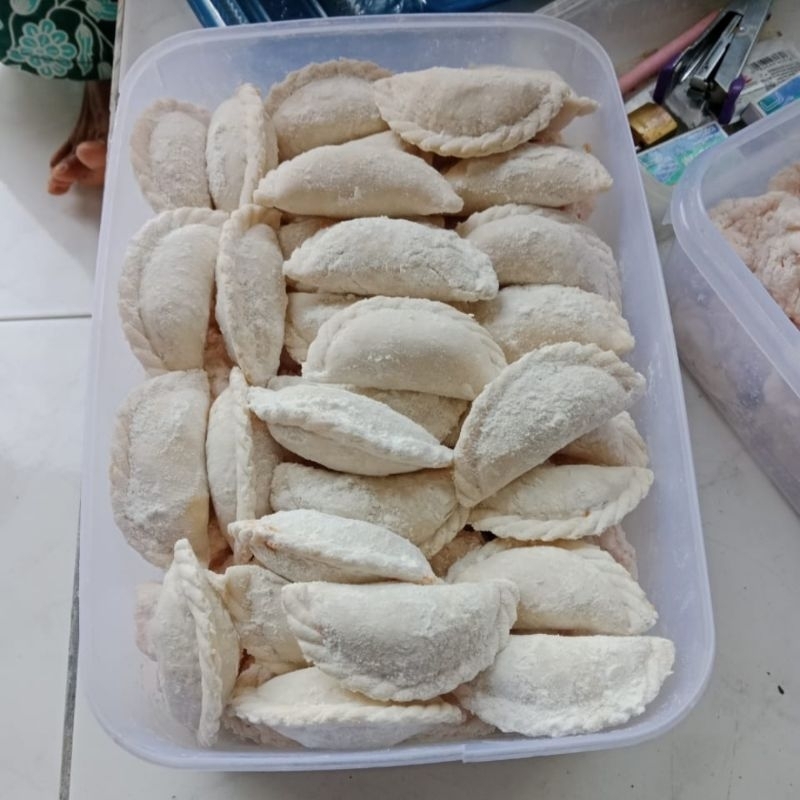 

Cireng isi Ayam Suwir Pedas Gurih