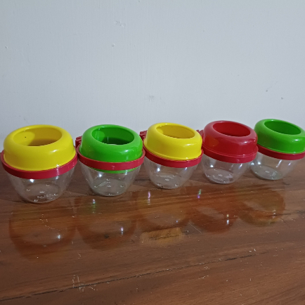Cepuk Wadah Pakan Minum Burung Anti Tumpah