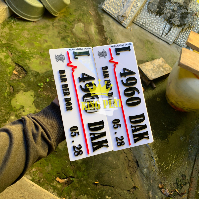 Plat Nomor Motor Akrilik Timbul Variasi Hitam Putih Custom Baut Tanam Murah Original