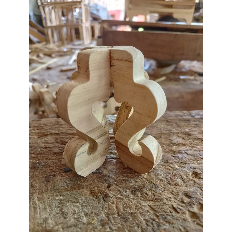 mahkota sangkar pleci burung kecil