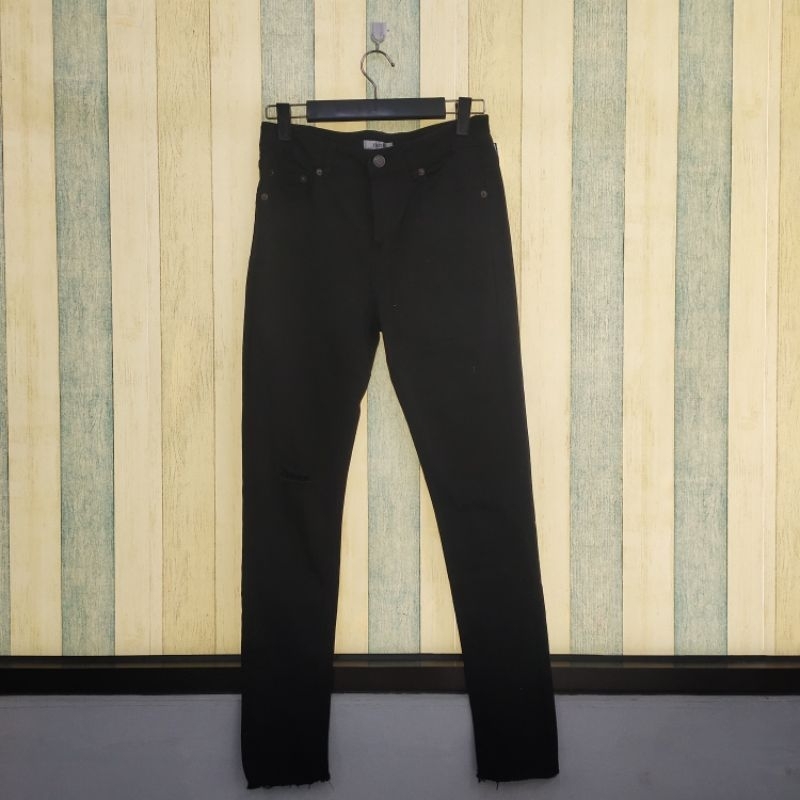Celana Denim Hitam Polos Ingni - Celana Preloved