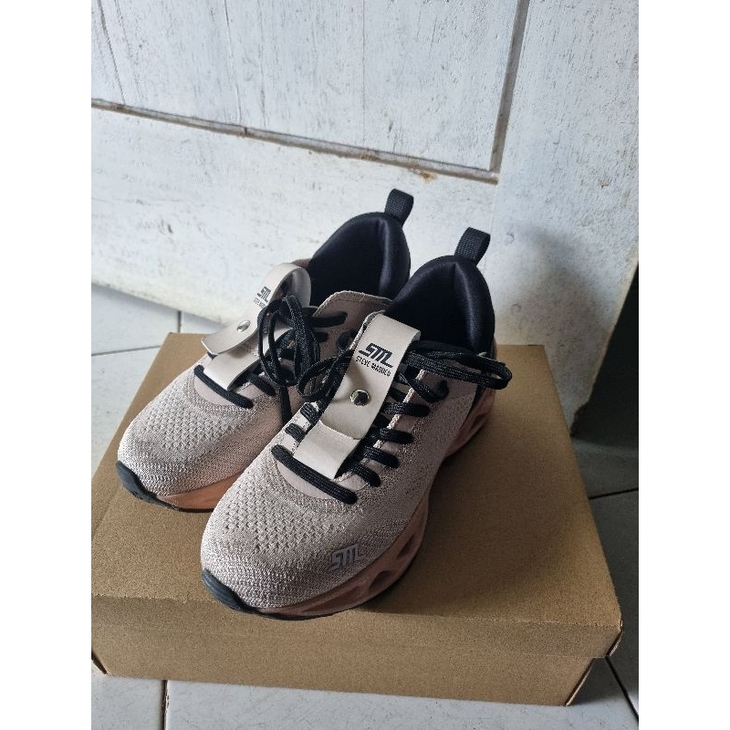 sepatu steve madden preloved