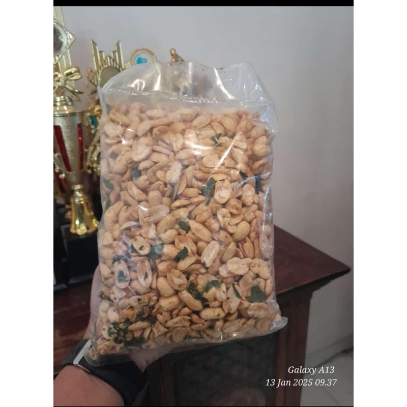 

kacang lofet