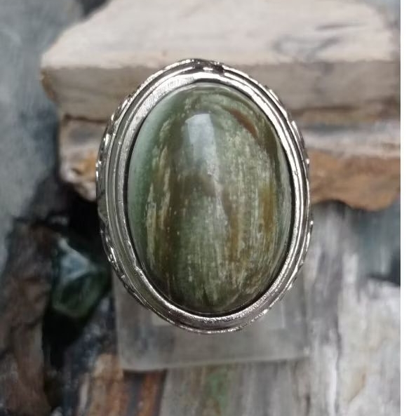 Cincin batu natural fosil kayu hijau kelor hijau green petrified Wood langka
