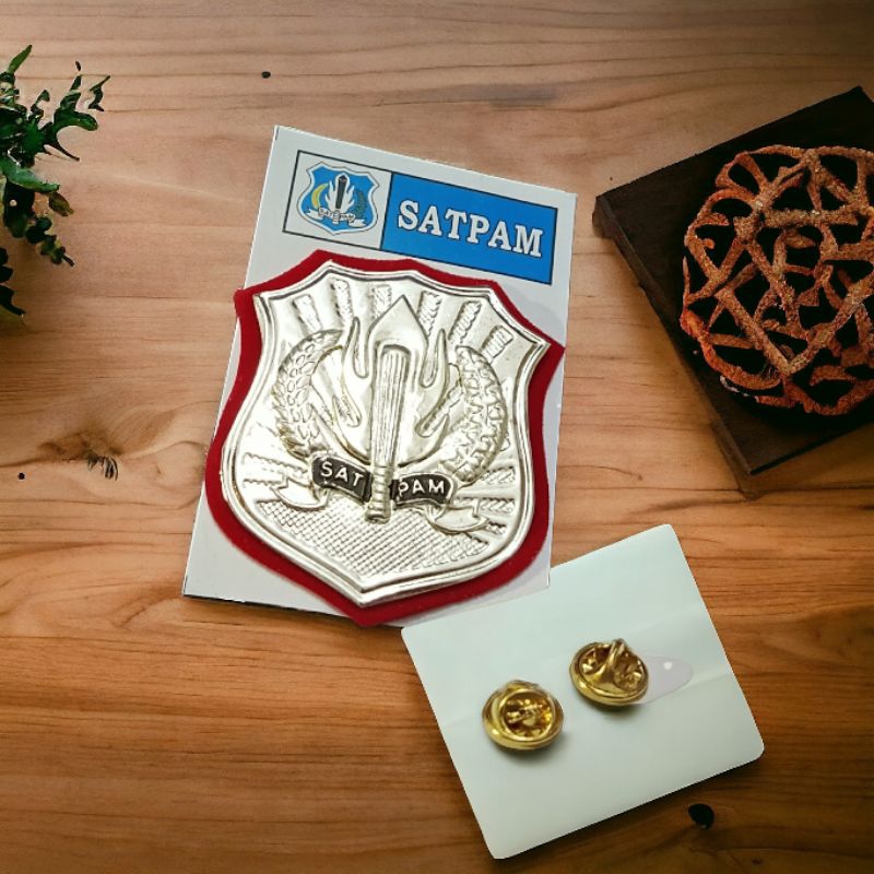 Pin Lencana Kewenangan Sinar Silver Satpam Security