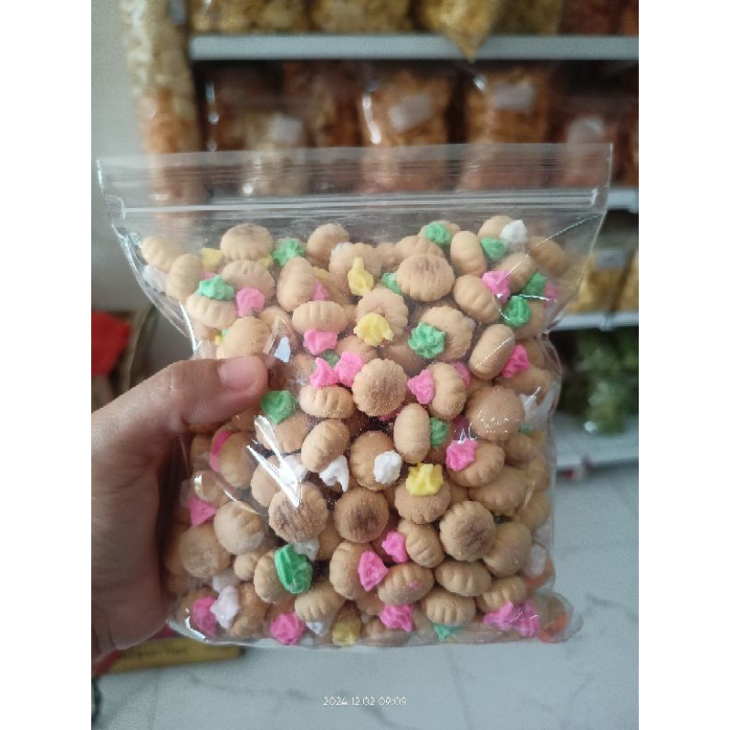 

jajanan biskuit jadul pelangi warna warni