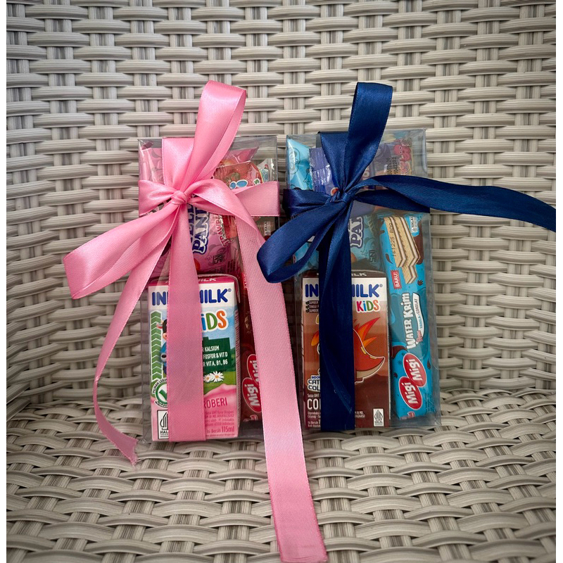 

Hampers Snack // Gift Box Snack // Hampers Lebaran Murah