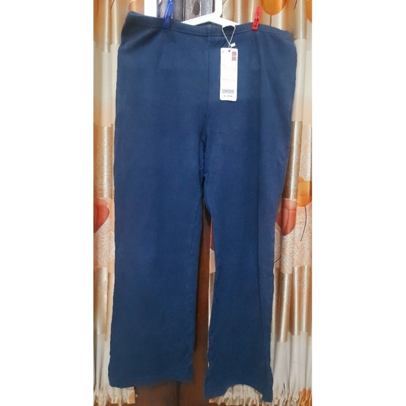 celana jogger brand uniqlo wanita