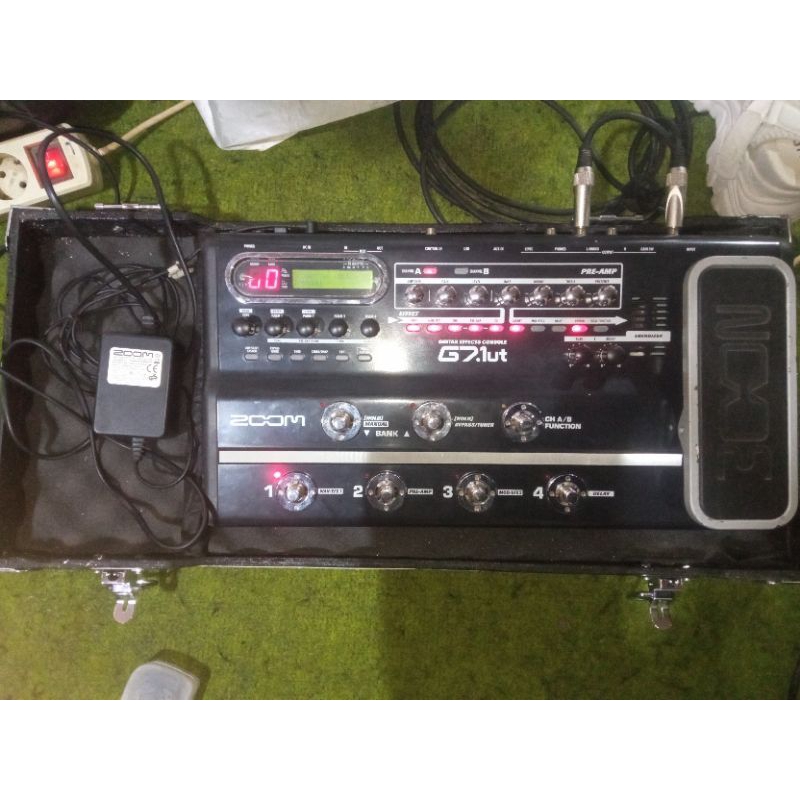 Zoom G7.1ut efek gitar listrik