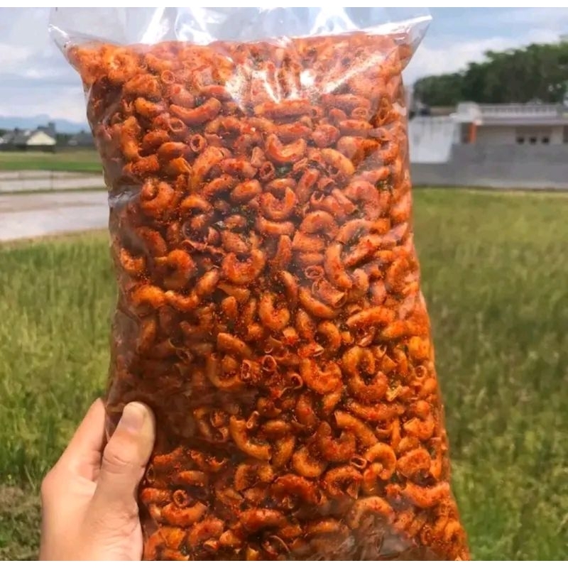 

1/2 KG MAKARONI CIKRUH DAUN JERUK 500 GRAM DI JAMIN BIKIN NAGIH TIDAK PELIT BUMBU Pedas Food Snacks Kering